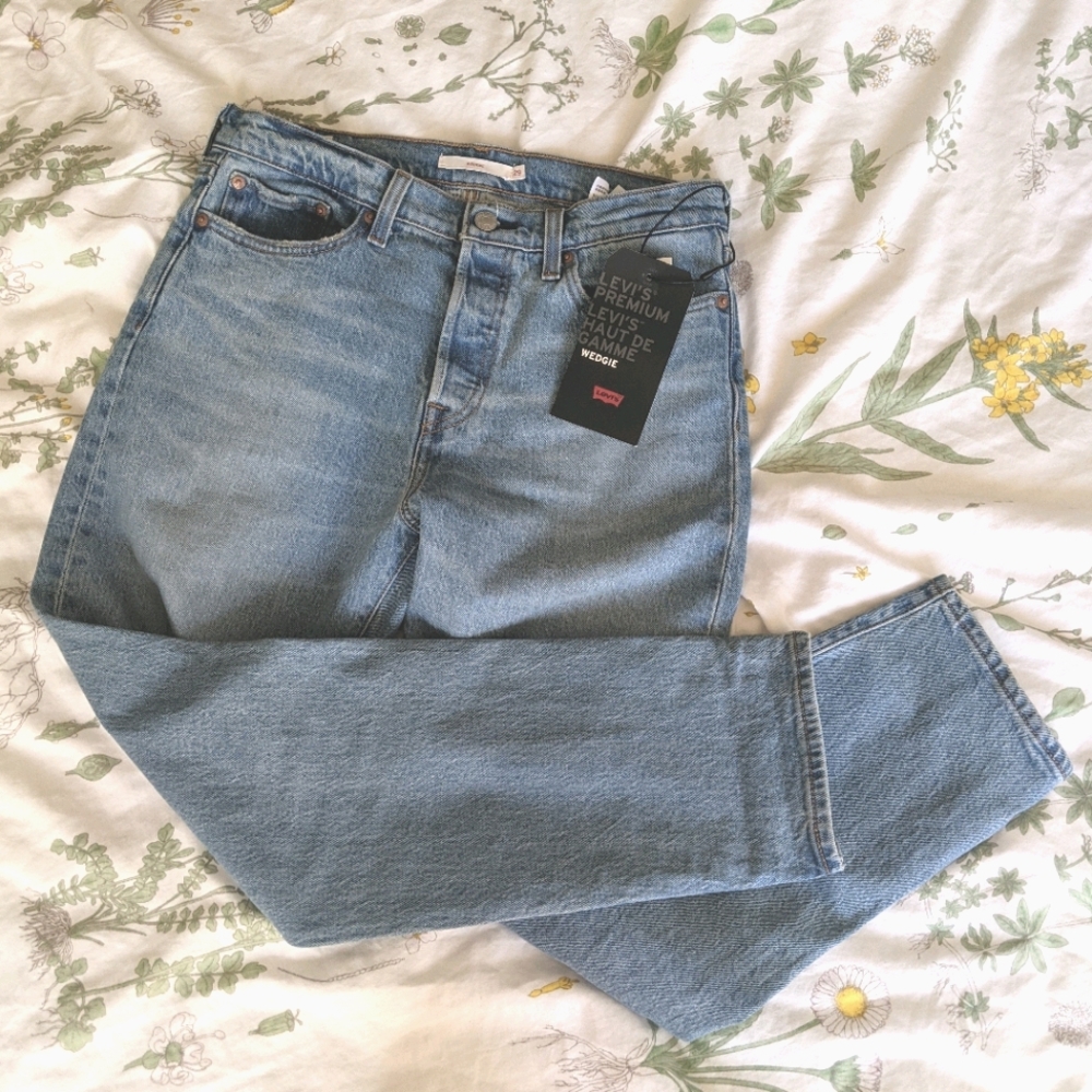 Levi's Wedgie 29 straight leg high rise mom bnwt